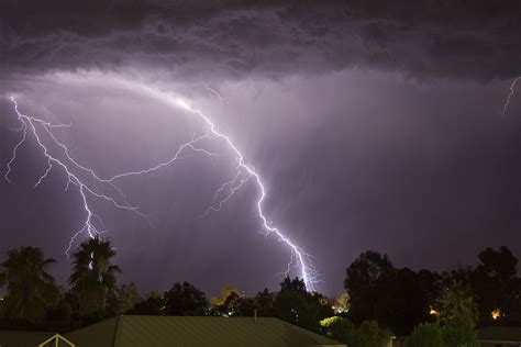 ‎Thunder and Rain